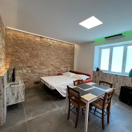 Piano Terra Apartment *