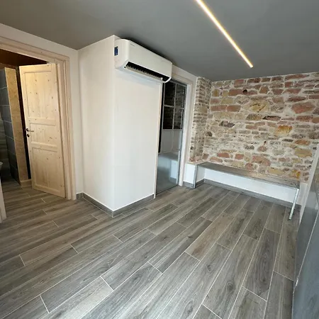 Piano Terra Apartment